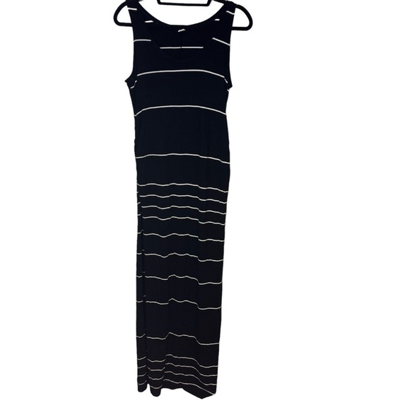 Old Navy maxi maternity dress black white stripe medium - Picture 1 of 9